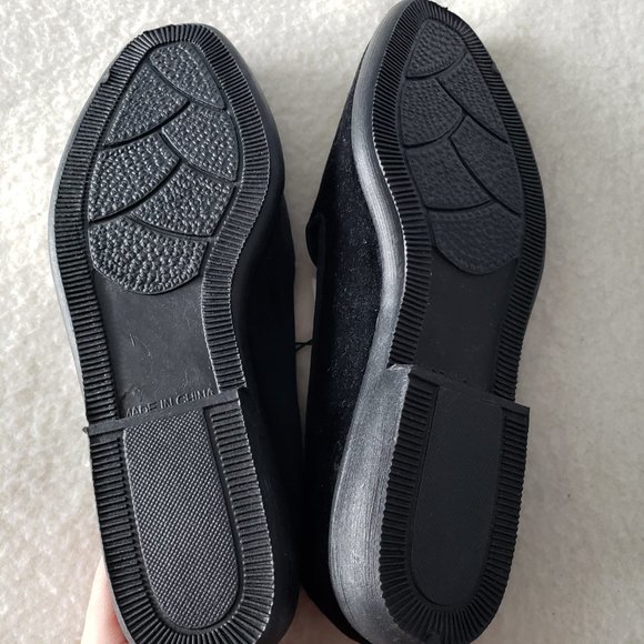 Basic Editions Vintage Embroidered Christmas Wreath Velvet Flat Shoes - Picture 4 of 5